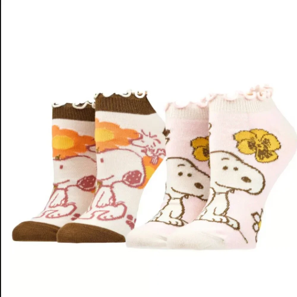 Peanuts Snoopy 2 Pair Adult Ruffled Ankle Sock Set